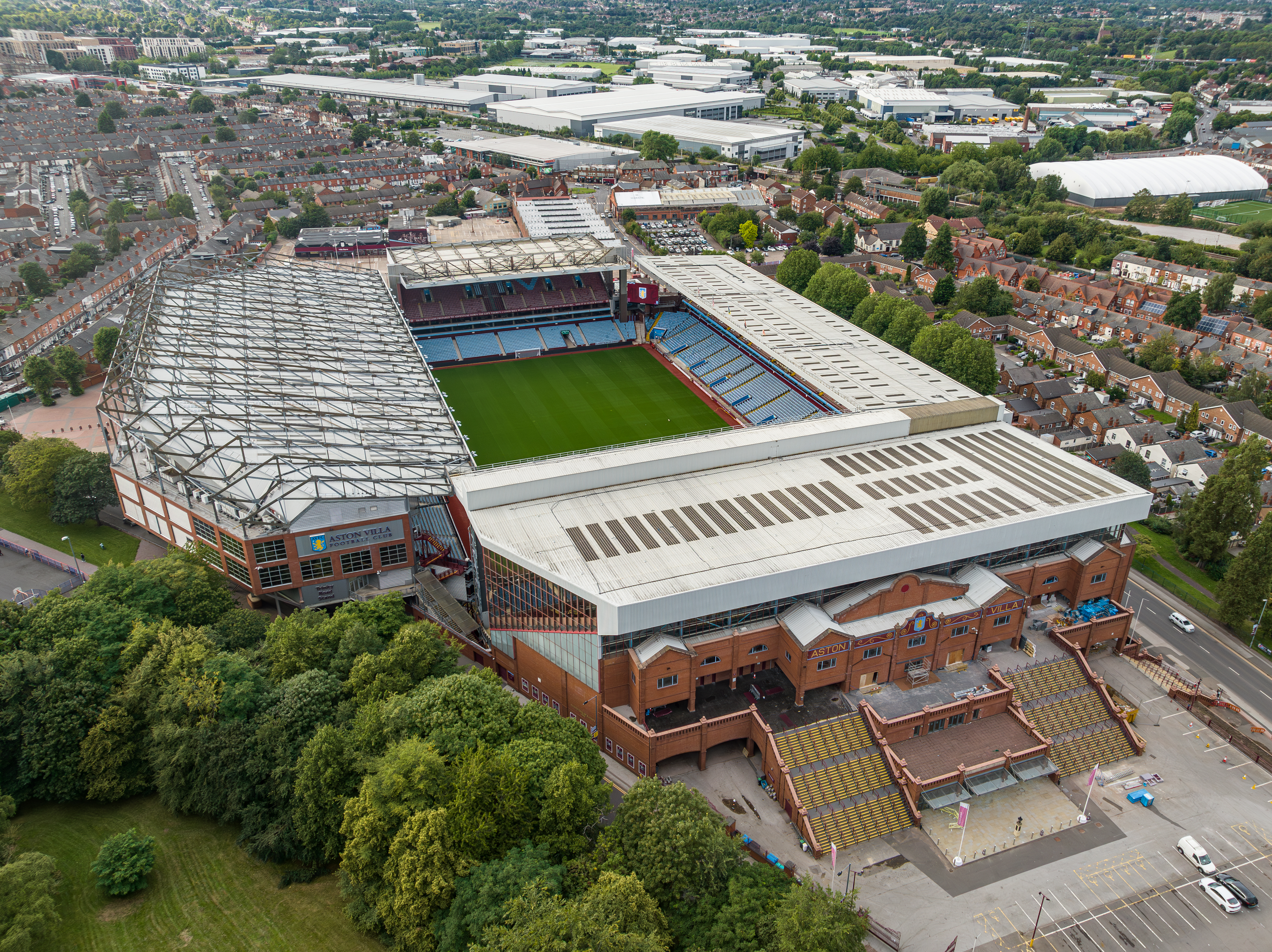 Aston Villa - Zion Suzuki